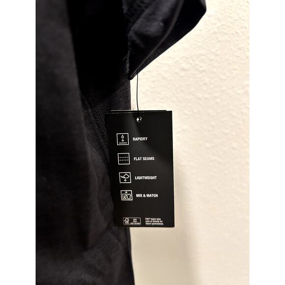 ID Ideology Women's Plus Size 1X Essentials Tee T-Shirt Top Rapidry Color: Noir - Picture 5 of 8